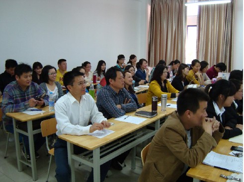 劳动关系学院开展教学观摩课活动