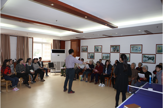 社工师生到社会福利院开展康乐小组活动