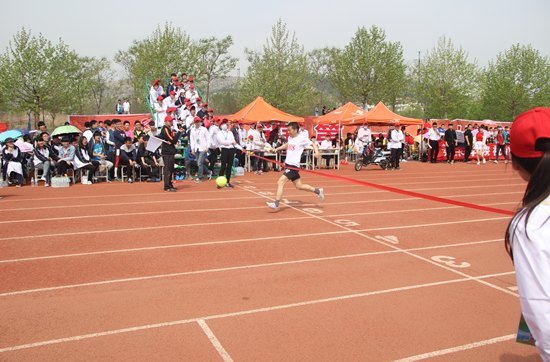 运动，彰显青春风采 ——山东管理学院2015春季运动会侧记
