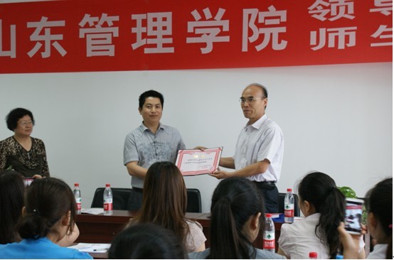 我院组织师生进行实习调研