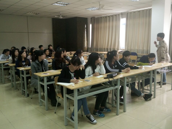 校外实训老师走进管院，社工学生享视听盛宴